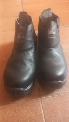 Vendo bota bico de aço