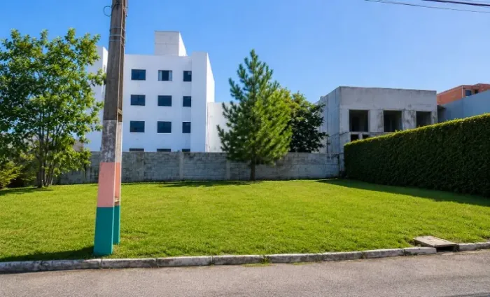 TERRENO 300M2 RIO PEQUENO LOTEADORA G. LAFFITTE FRENTE HA GREENVALLEY (CAMBORIU)