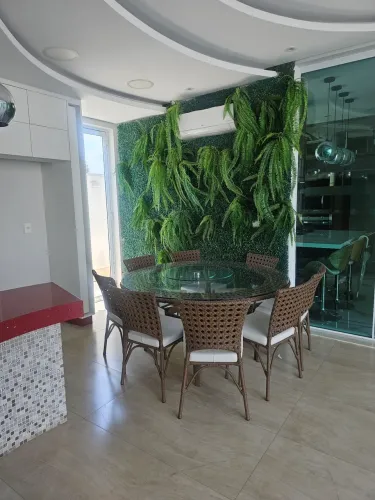 Conjunto de mesa com 8 cadeiras em Junco