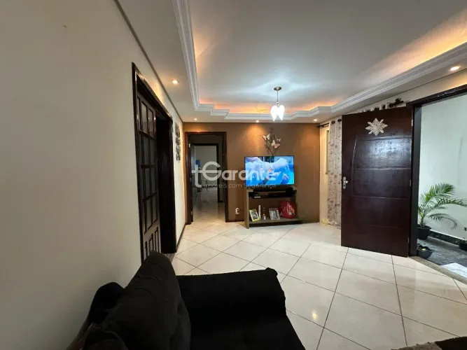 Casa à Venda 3 quartos Vila Ana Rosa - Cruzeiro-SP , 245m², Conforto e Funcionalidade