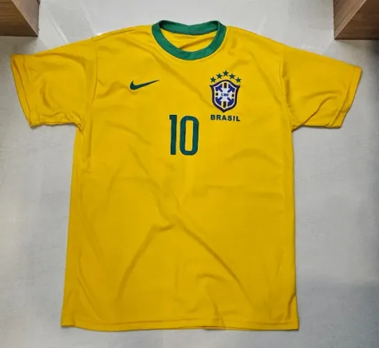 Camisa do Brasil amarela