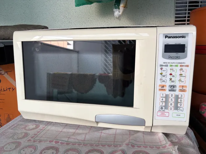 Microondas Panasonic, modelo Piccolo 127V.