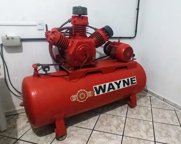 Compressor Industrial Wayne W700 (30 PCM) - Excelente Estado