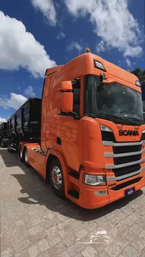Alguém sabe de vaga pra motorista 