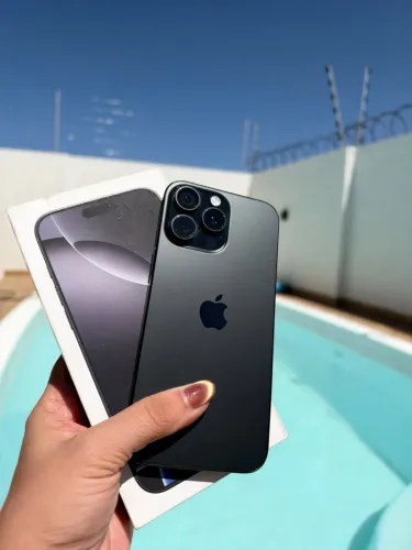 iPhone 16 Pro Max