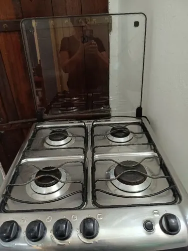 Fogão Eletrolux 4 bocas elétrico, funcionando perfeitamente, motivo mudança 