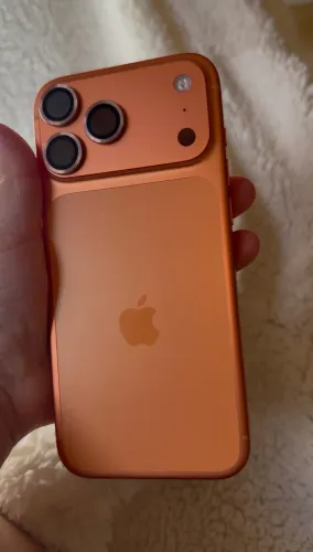 iPhone 17