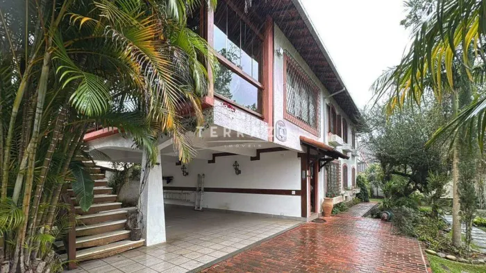 CASA INDEPENDENTE PARA LOCAÇÃO COM LAZER COMPLETO EM CARLOS GUINLE TERESÓPOLIS/RJ