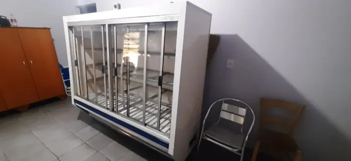 Expositor Vertical 4 Portas