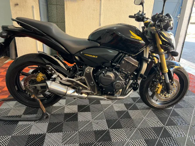 Hornet 2010 manual e chave reserva 