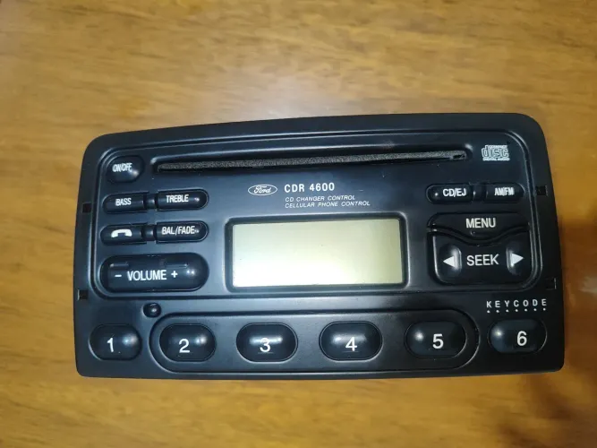 Rádio toca CD original, Ford F-250 