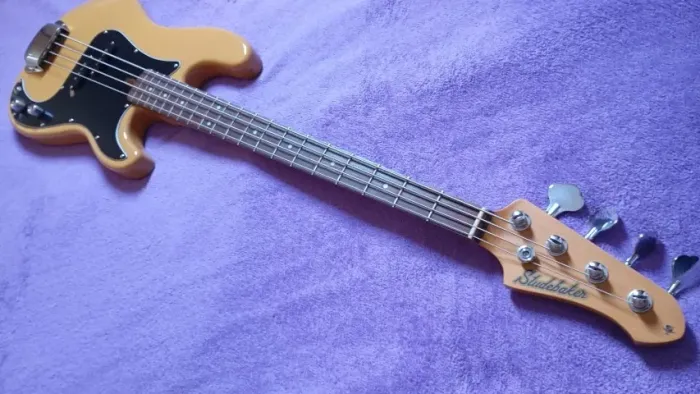 Baixo Studebacker Precision super novo