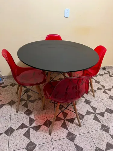Mesa de jantar redonda + 4 cadeiras