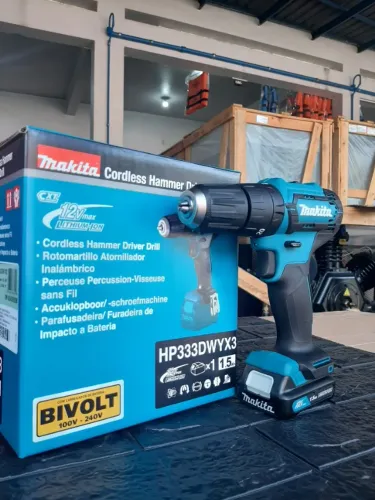 Furadeira/Parafusadeira Makita a bateria 12V HP333DWYX3