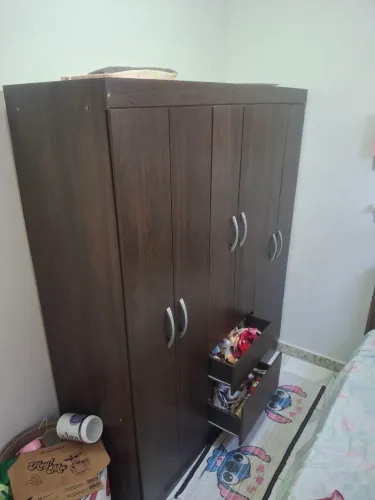 Guarda roupas solteiro