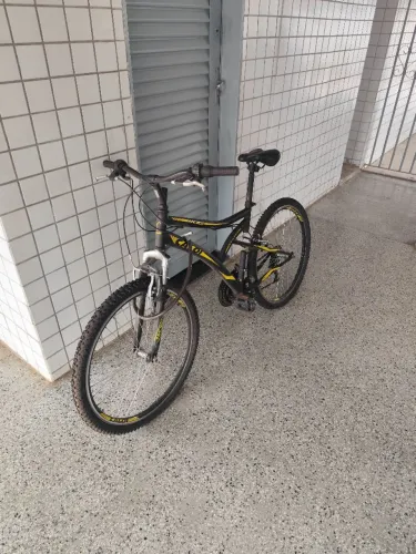 Bicicleta Caloi aro 26 21 marchas 