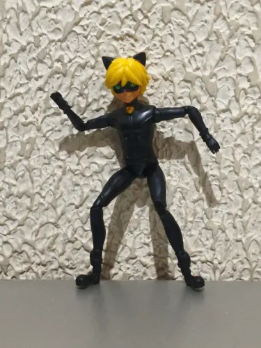 Boneco Cat Noir miraculous Articulado ZAGTOON Playmates 2020