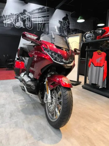 Honda GOLDWING GL 1800 seminova, ano 23/24
