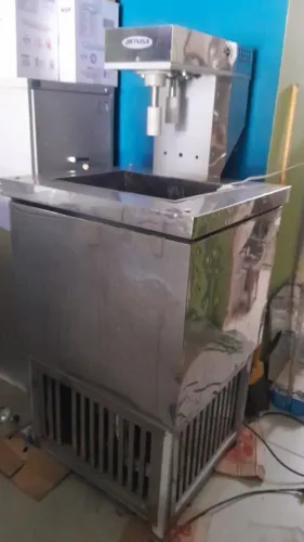 Vendo máquina industrial sorvetes e picoles