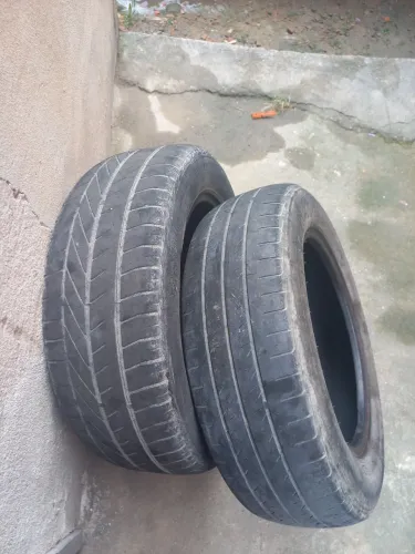 VENDO 2 PNEU 185 60 15 X O OUTRO 185 65 15 MEIA VIDA VALOR 120 os 2 pneu