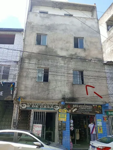 LEIA COM ATENÇÃO A DESCRIÇÃO. VENDO PRIMEIRO ANDAR. FRENTE DE RUA. BAIRRO MATA ESCURA