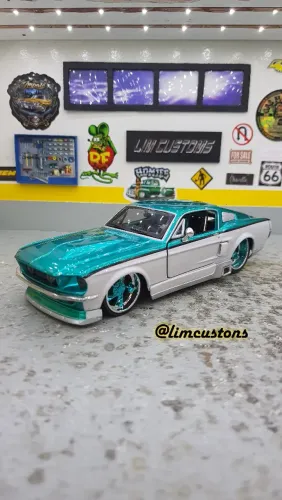 Miniatura 1:24 Carrinho coleção - Ford Mustang GT 1970 Maisto Allstars