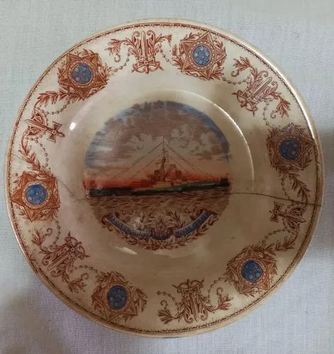 Raríssimo prato decorativo, porcelana belga, numerado, imagem do couraçado Minas Gerais.