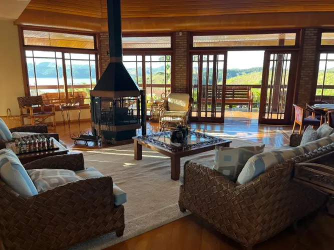 Casa Condomínio Recanto dos Pássaros Represa de Igaratá- 5 Suites - Casa de Hóspedes com 0