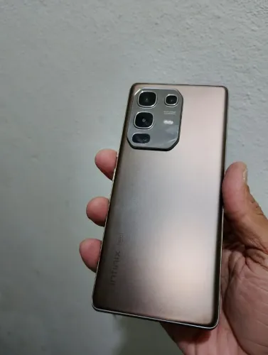Vendo ou Troco Esse lindo Infinix 50s 5G+ Muito Top