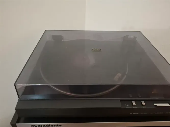Toca discos belt drive Philco Hitachi