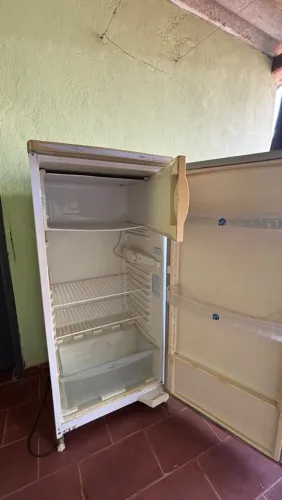 Geladeira DAKO 110v