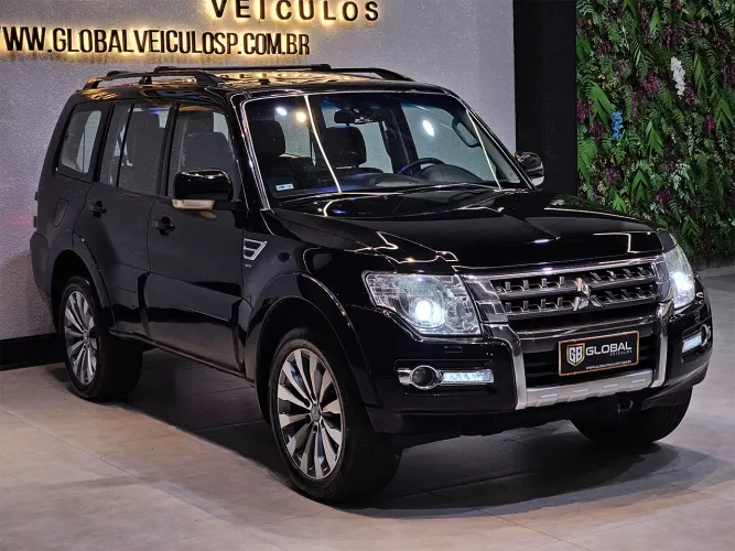 Mitsubishi Pajero HPE Full 3.2 4X4 T.i.dies. 5P AUT 2017