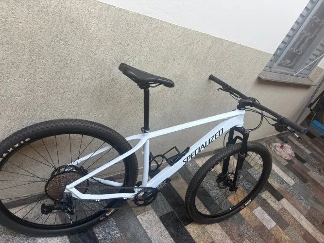 Bike First(Pintura Specialized) Tam 17,5 NX 12 vel