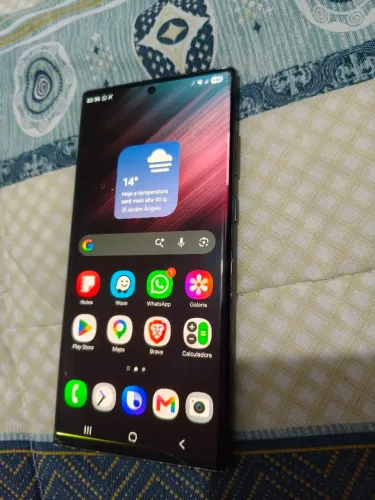 Galaxy S22 ultra na Mão