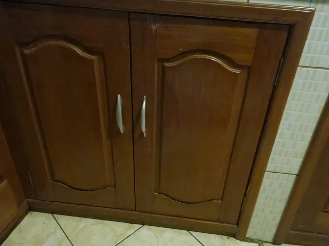 Armario de cozinha madeira angelim