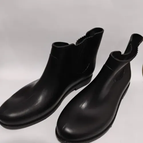 Bota de borracha tipo galocha Tam 36. Nova!