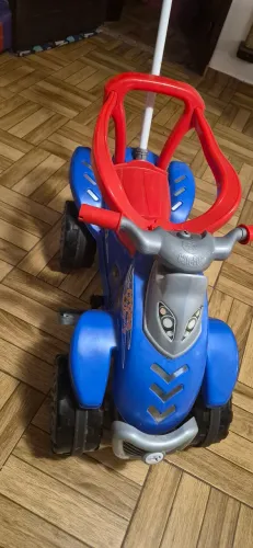 Quadriciclo carrinho infantil com pedal