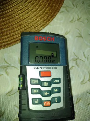 Trena Laser digital Bosch DLE-70 Profissional, capa original, bom estado.