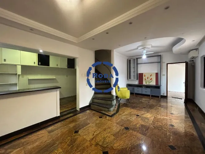 Casa À venda Com 3 Dormitórios | 139 m² | 2 vagas | Macuco/santos-sp