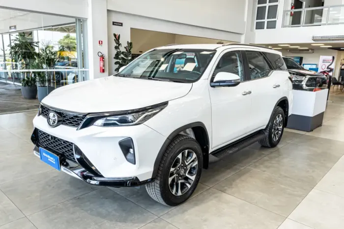 Toyota Hilux CD SRX 4X4 2.8 TDI 16V Diesel Aut. 2025
