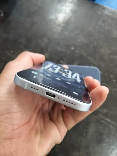 iPhone 15 azul 128gb impecável