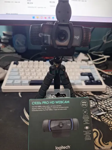 Logitech C920s Pro 1080p com tripé