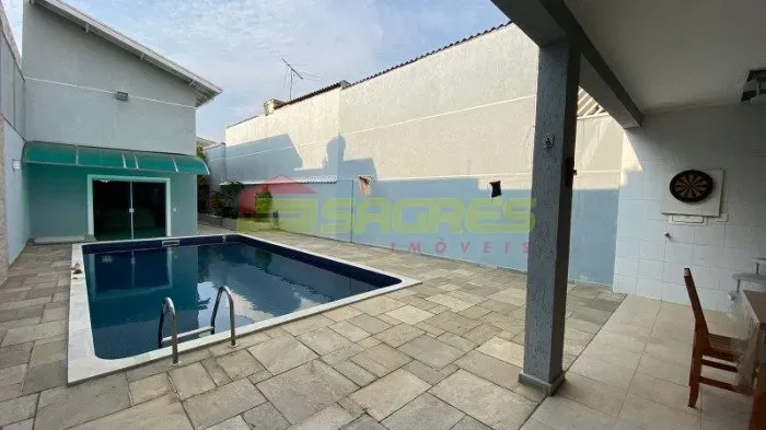 Sobrado com 04 dormitórios e piscina - Vila Guilherme.