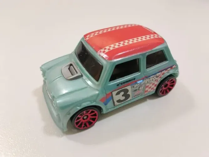 Morris Mini - HotWheels