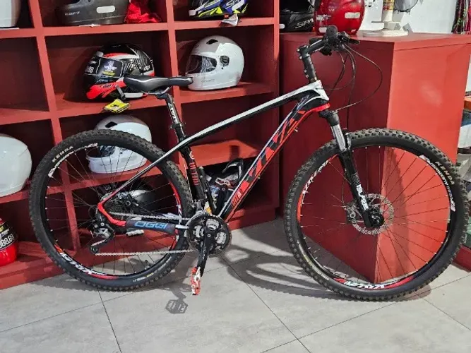 Bicicleta VIVA Carbon - Aro 29 (27 Marchas - Shimano Alivio)