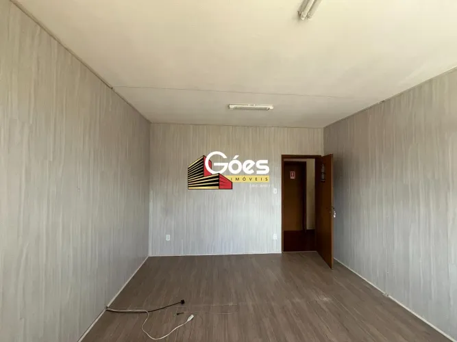 Sala comercial para aluguel no Centro de Mauá, próxima ao Calçadão