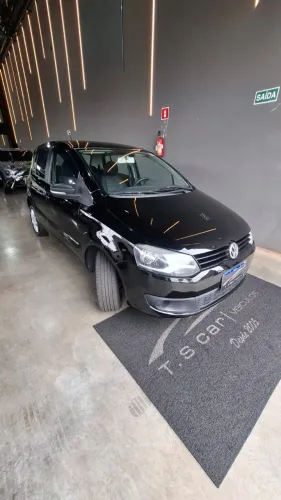 Volkswagen Fox 1.0 MI Total Flex 8V 5P 2014