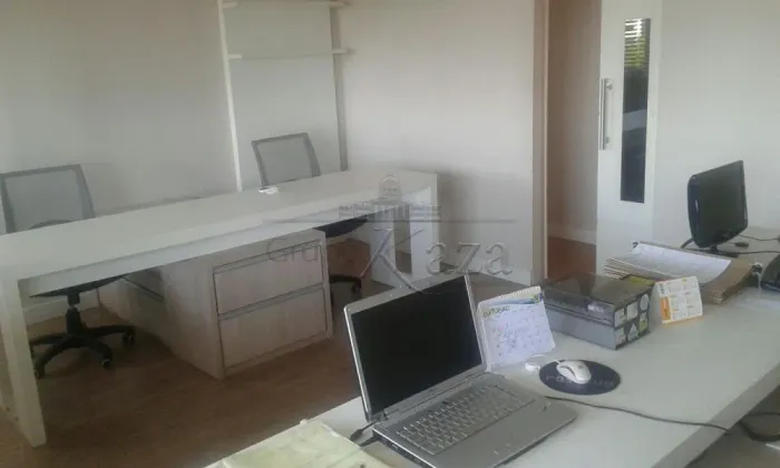 Comercial Sala Condomínio em São José dos Campos