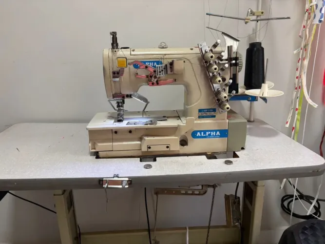Máquina de Costura Industrial Galoneira Alpha