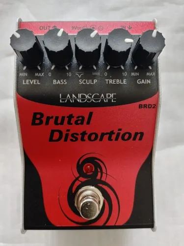 Pedal Brutal Landscape distortion + Fonte